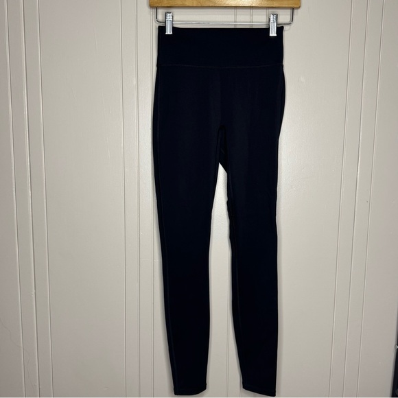 Fabletics Trinity Motion365 High-Waisted Legging Black - Picture 2 of 12